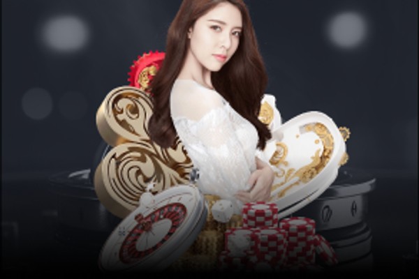 Hình ảnh đội ngũ hỗ trợ khách hàng 24/7 của 13winbet